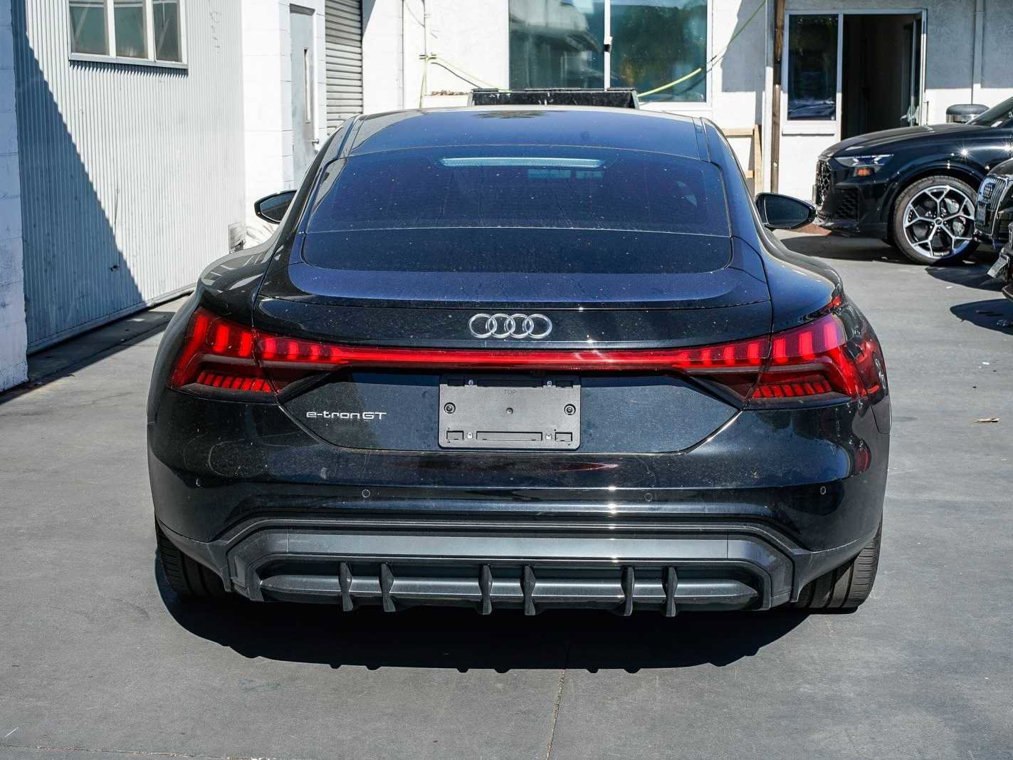 Used 2024 Audi e-tron GT Premium Plus image 3