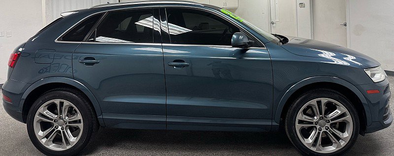 Used 2017 Audi Q3 2.0T Premium Plus w/ Premium Plus Package AWD/4WD image 4