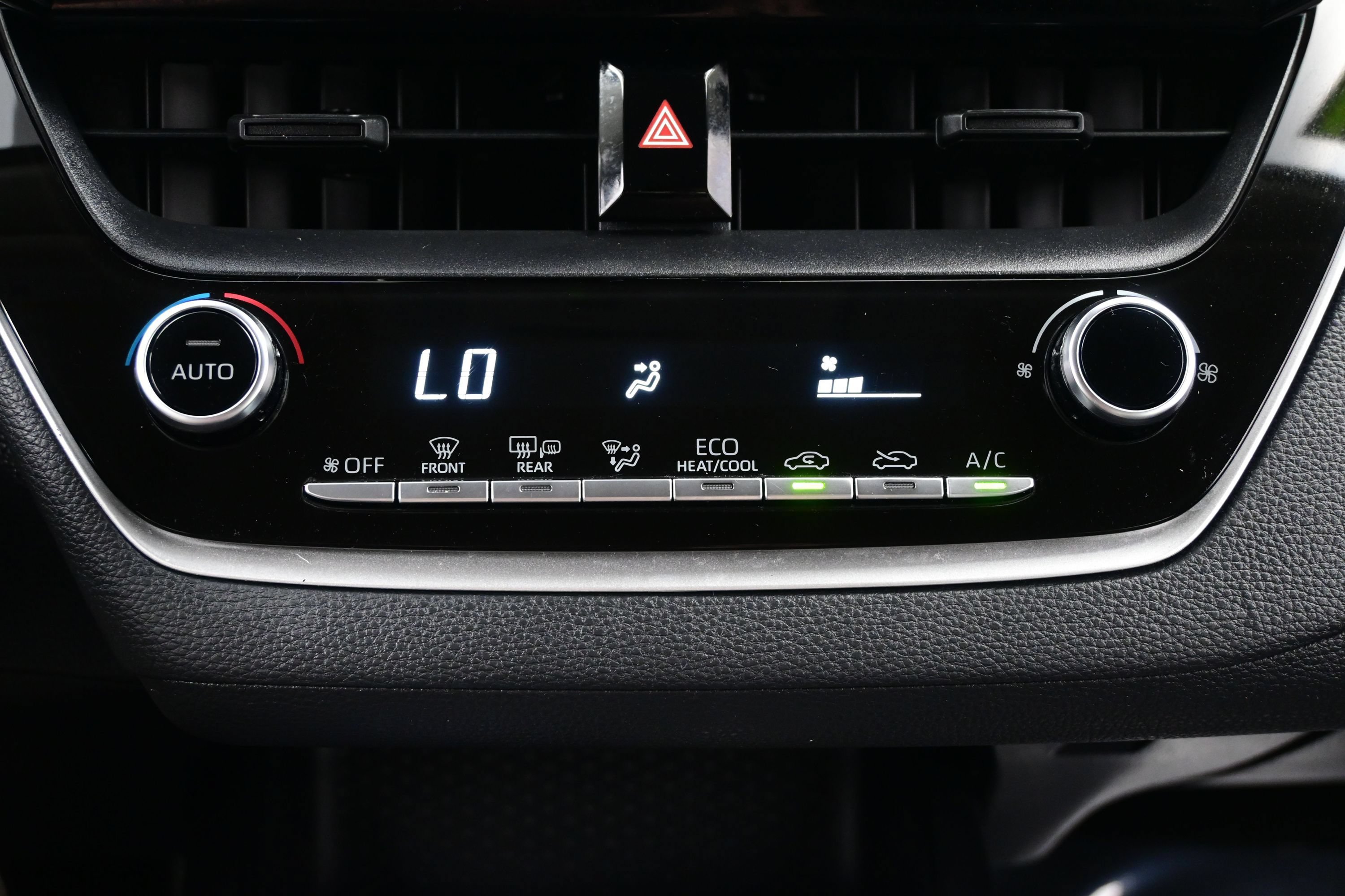 Used 2021 Toyota Corolla LE FWD image 19