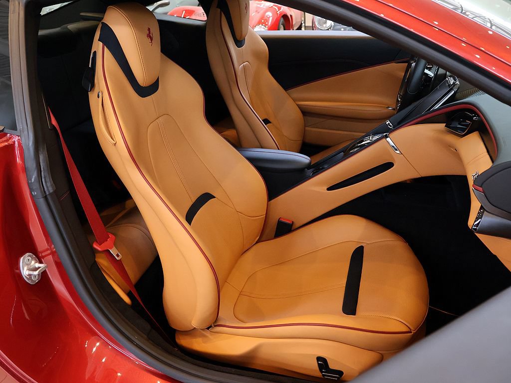 Certified 2022 Ferrari Roma RWD image 17