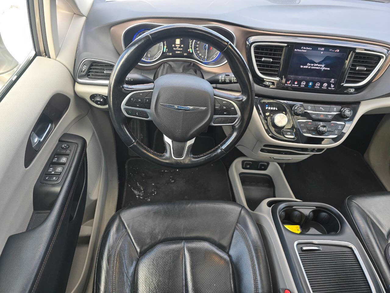 Used 2018 Chrysler Pacifica Touring-L Plus image 11