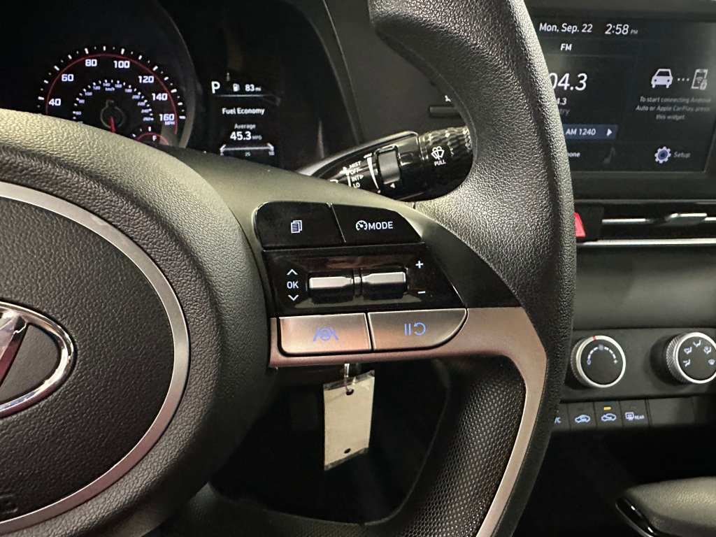 Used 2023 Hyundai Elantra SE image 7