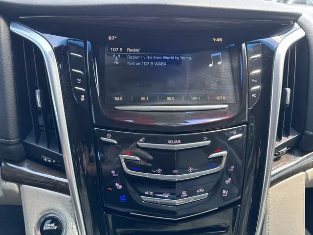 Used 2019 Cadillac Escalade Luxury AWD/4WD image 21