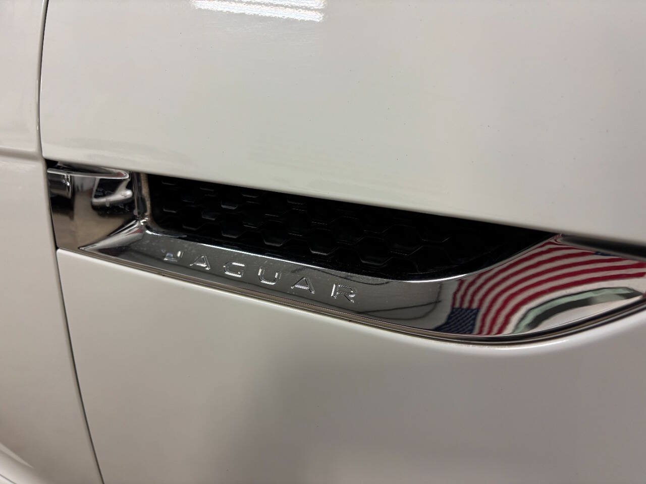 Used 2014 Jaguar F-TYPE Convertible RWD image 15
