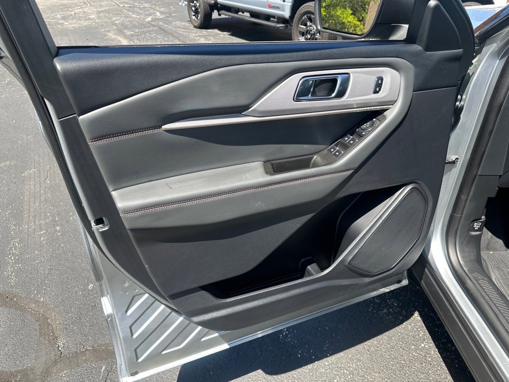 New 2025 Ford Explorer Active w/ Active Comfort Package image 18