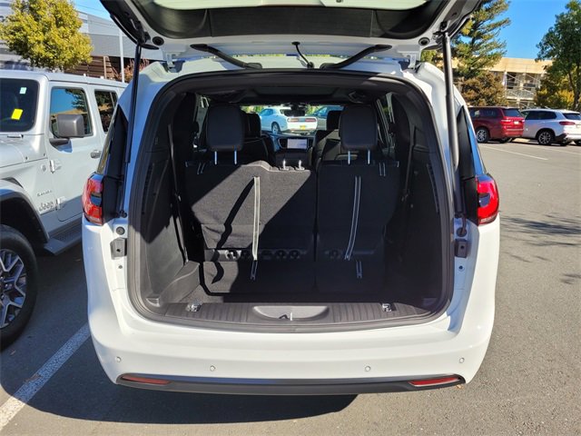 New 2026 Chrysler Pacifica Limited w/ S Appearance Package image 17