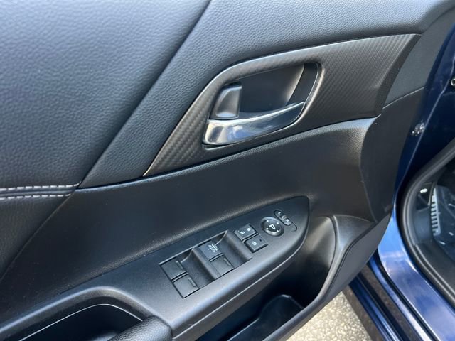 Used 2016 Honda Accord Sport image 11