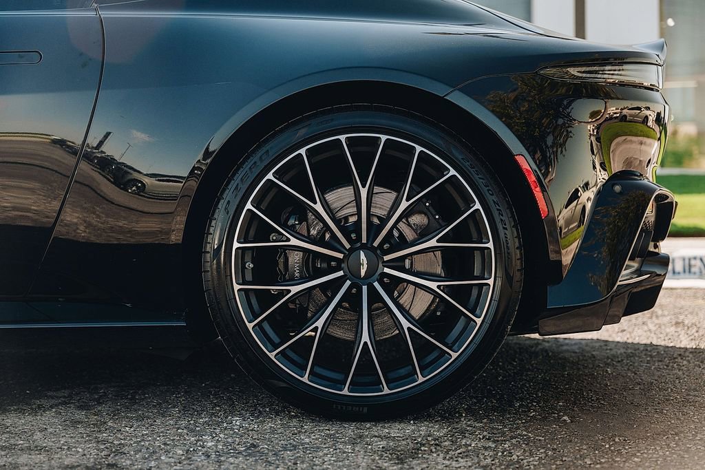 Used 2023 Aston Martin V8 Vantage Coupe image 10