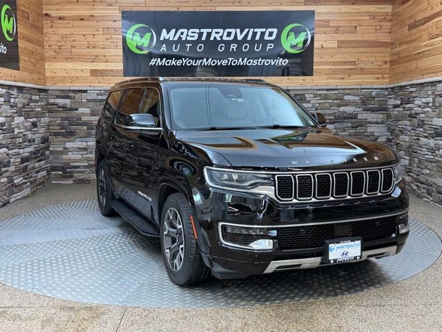 Used 2023 Jeep Wagoneer Series III AWD/4WD image 2