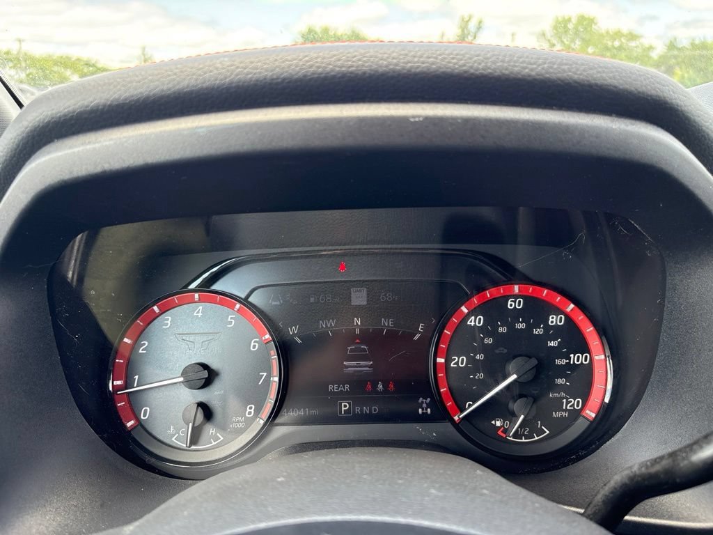 Used 2024 Nissan Titan PRO-4X w/ Pro-4x Convenience Package AWD/4WD image 15