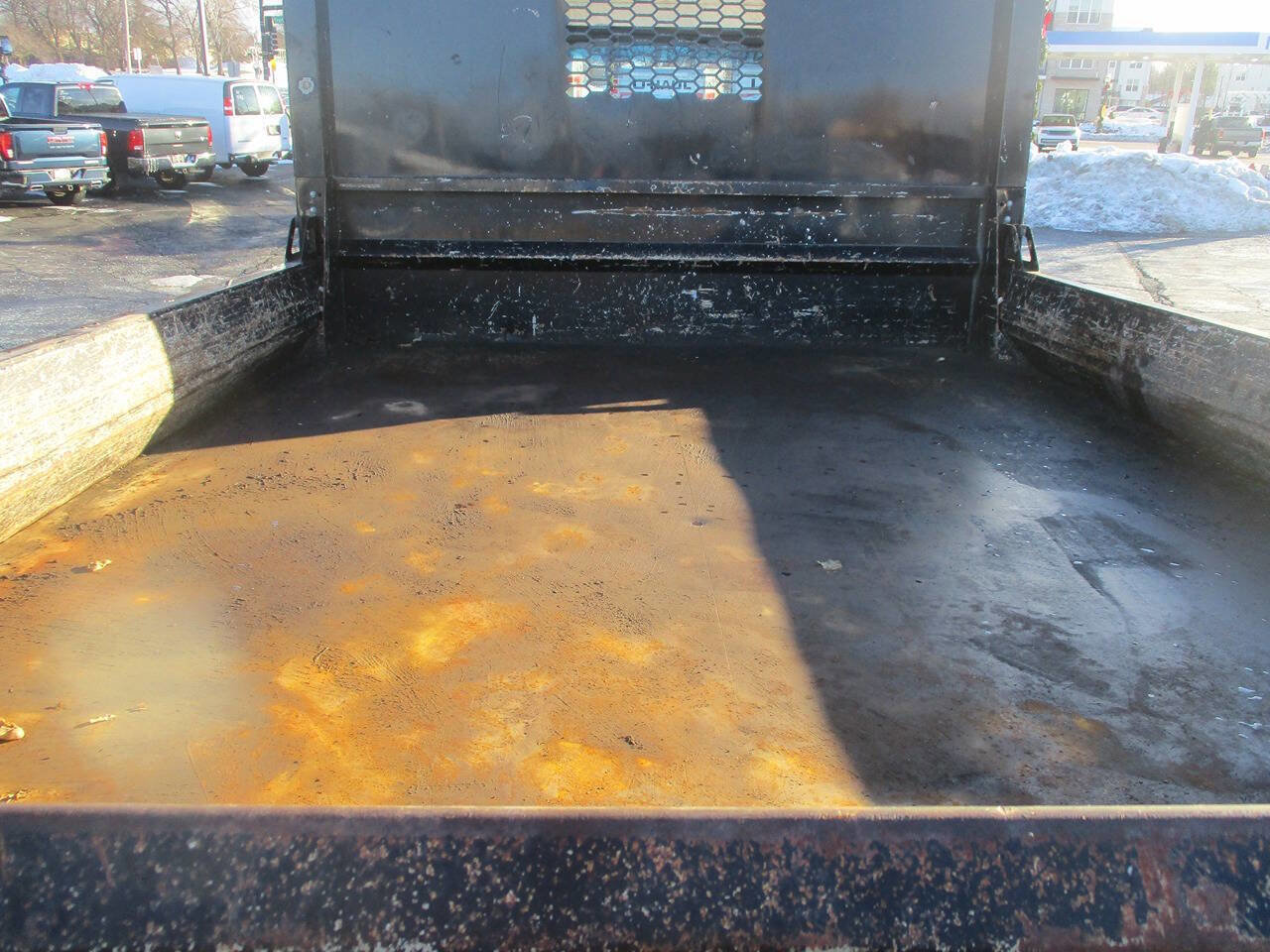 Used 2019 Isuzu NPR image 9