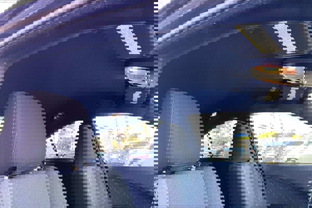 Used 2017 Dodge Charger SXT image 22