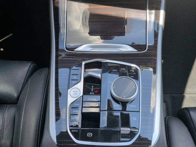 Used 2025 BMW X5 xDrive50e AWD/4WD image 19