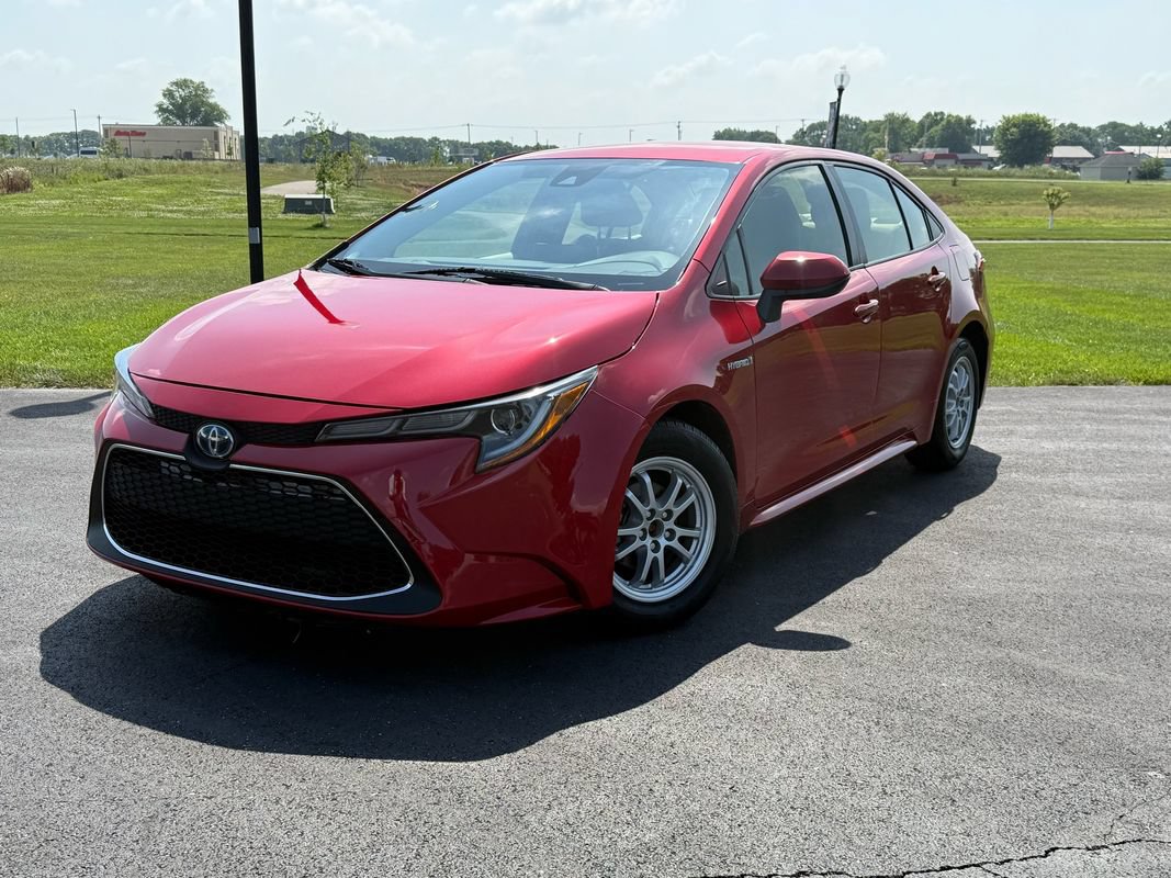 Used 2021 Toyota Corolla LE FWD image 1