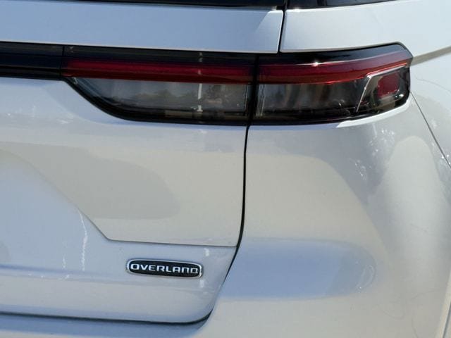 Used 2023 Jeep Grand Cherokee Overland w/ Luxury Tech Group IV RWD image 6