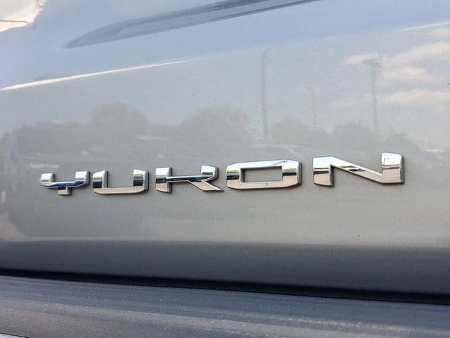 Used 2023 GMC Yukon XL SLT w/ SLT Premium Package AWD/4WD image 10