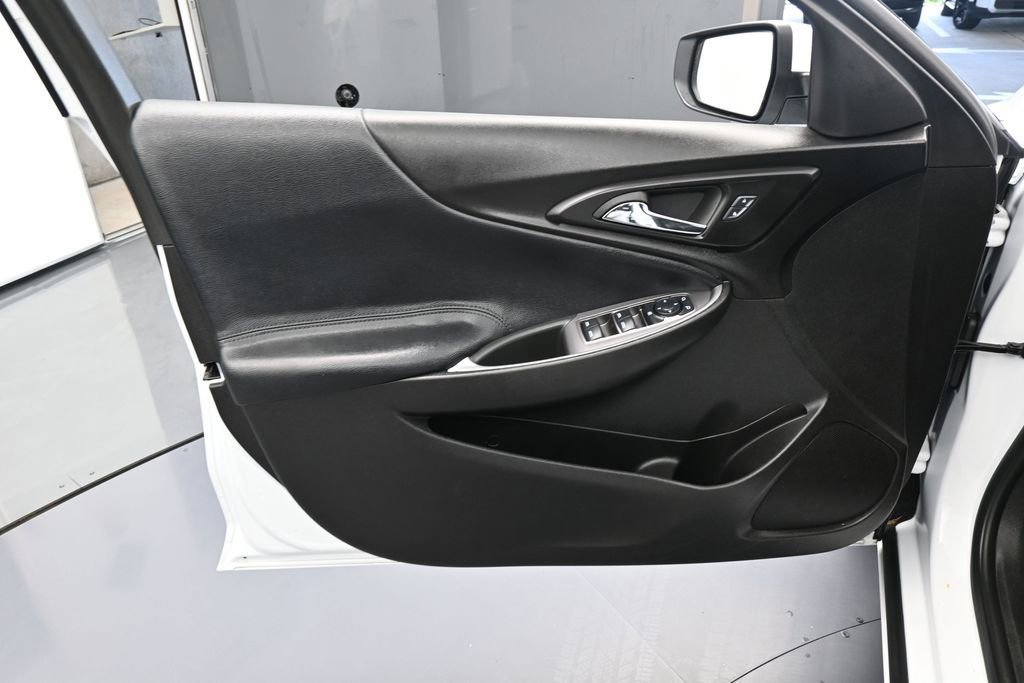 Used 2024 Chevrolet Malibu RS FWD image 13