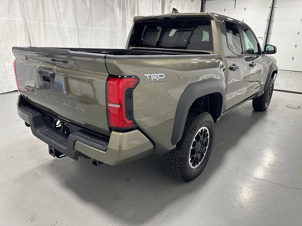 Used 2026 Toyota Tacoma TRD Off-Road AWD/4WD image 7