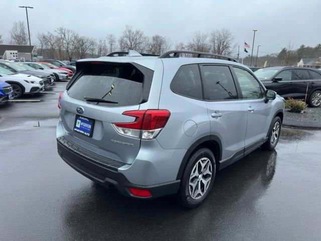 Used 2023 Subaru Forester Premium image 6
