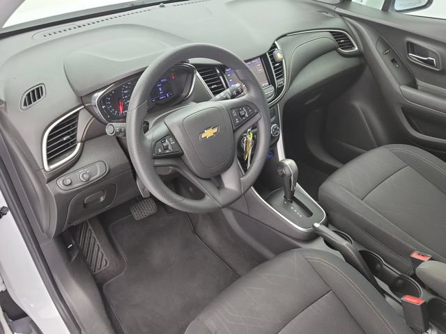 Used 2020 Chevrolet Trax LT w/ LPO, Cargo Package FWD image 19