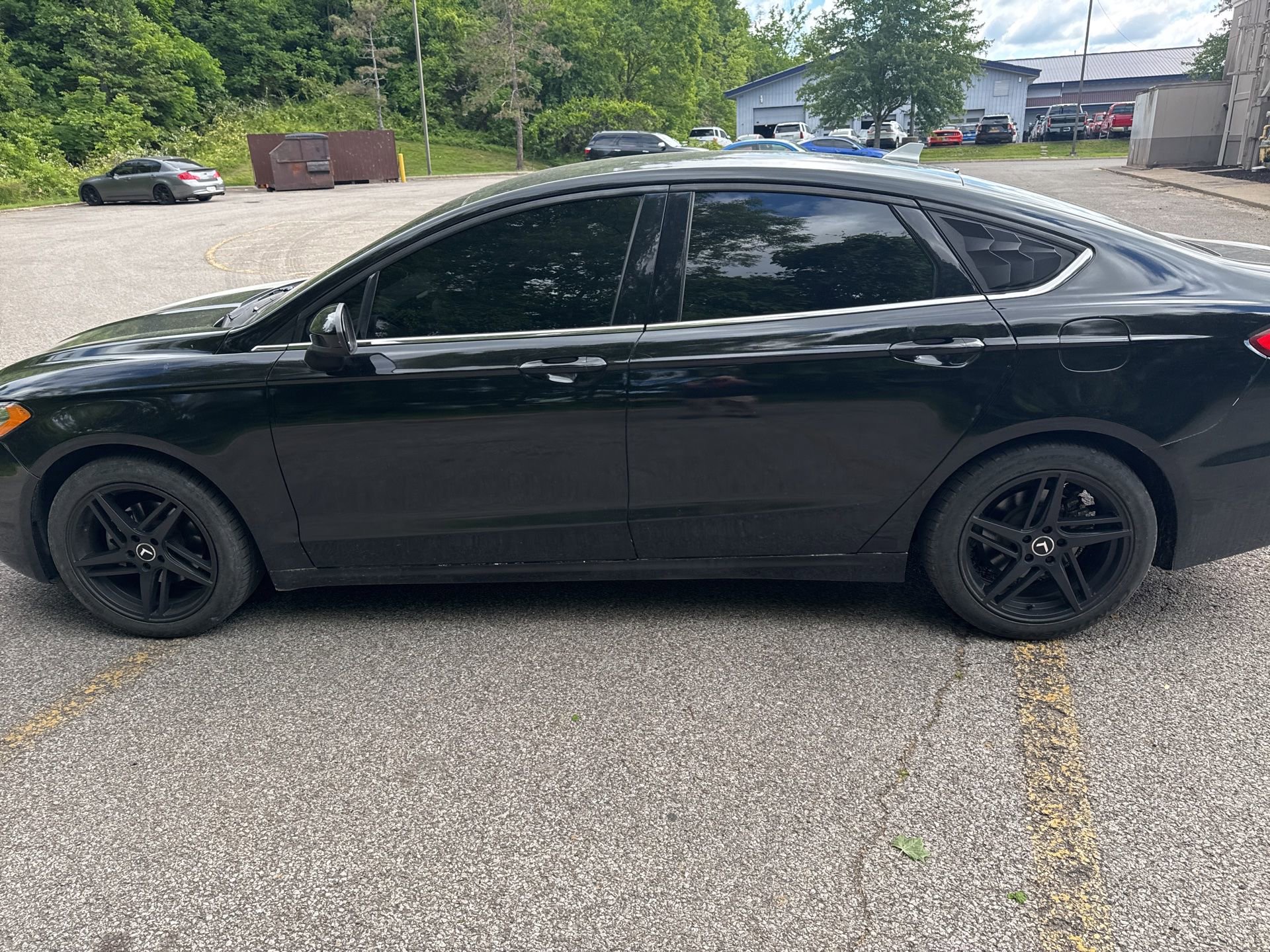 Used 2019 Ford Fusion SE FWD image 12
