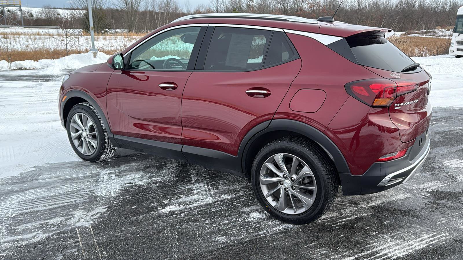 Used 2022 Buick Encore GX Essence w/ Experience Buick Package image 10