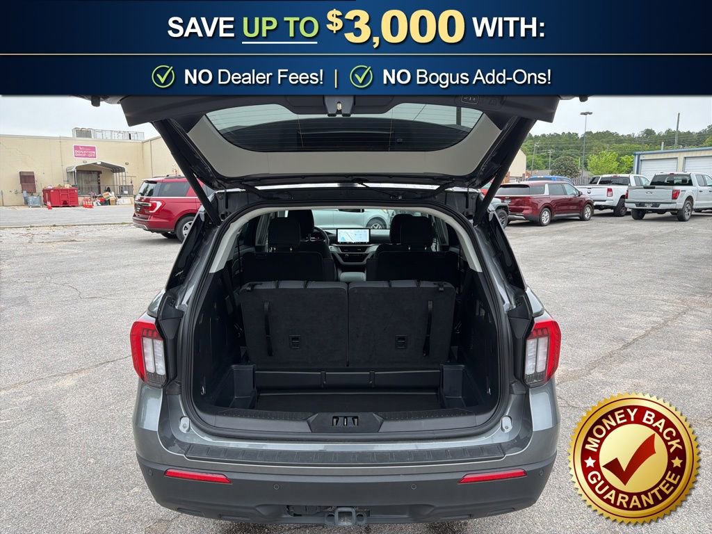 Used 2025 Ford Explorer Active RWD image 11