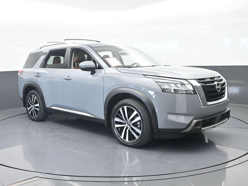 Used 2024 Nissan Pathfinder Platinum AWD/4WD image 8
