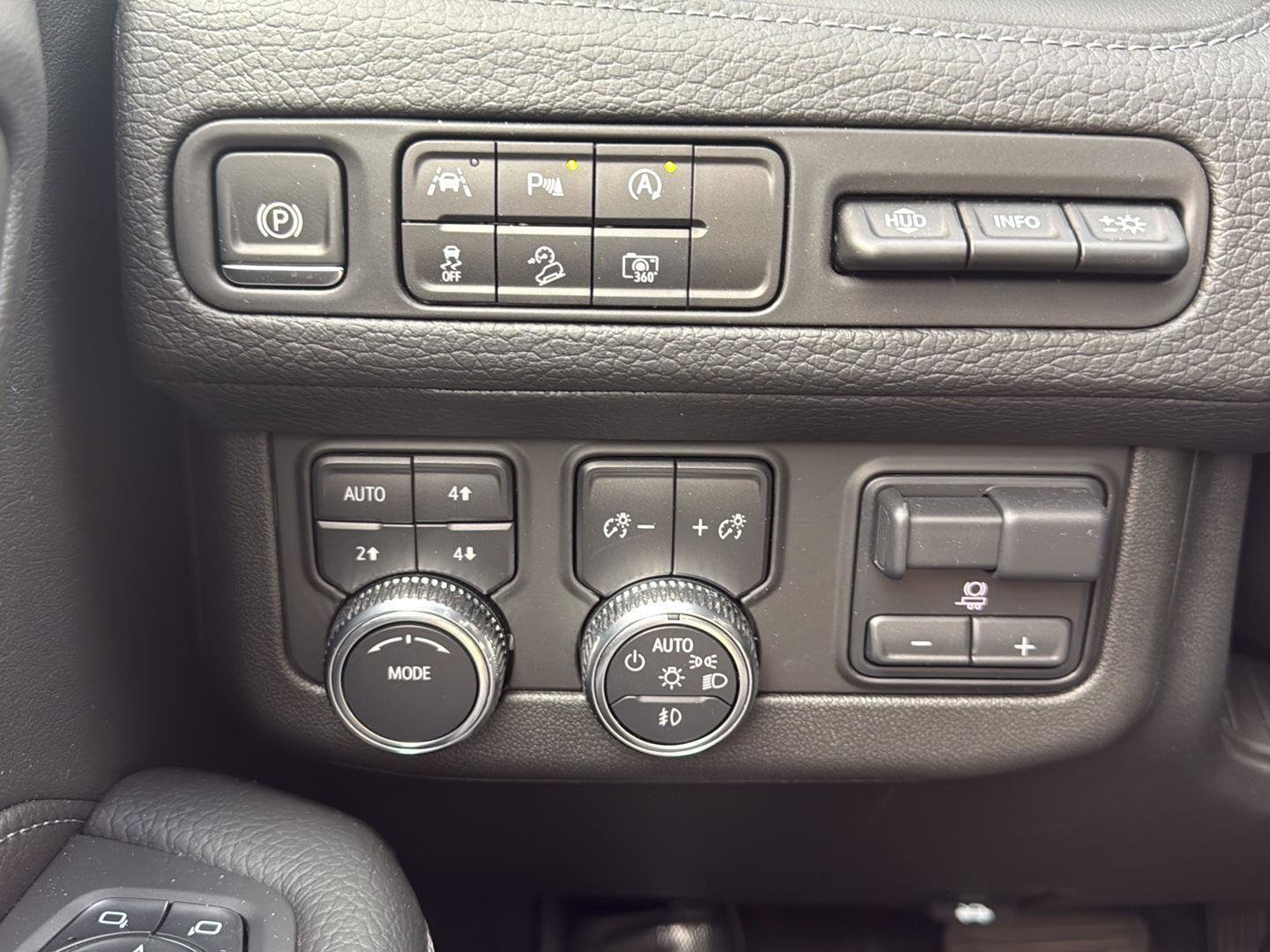 Used 2024 GMC Yukon Denali w/ LPO, Floor Liner Package image 3