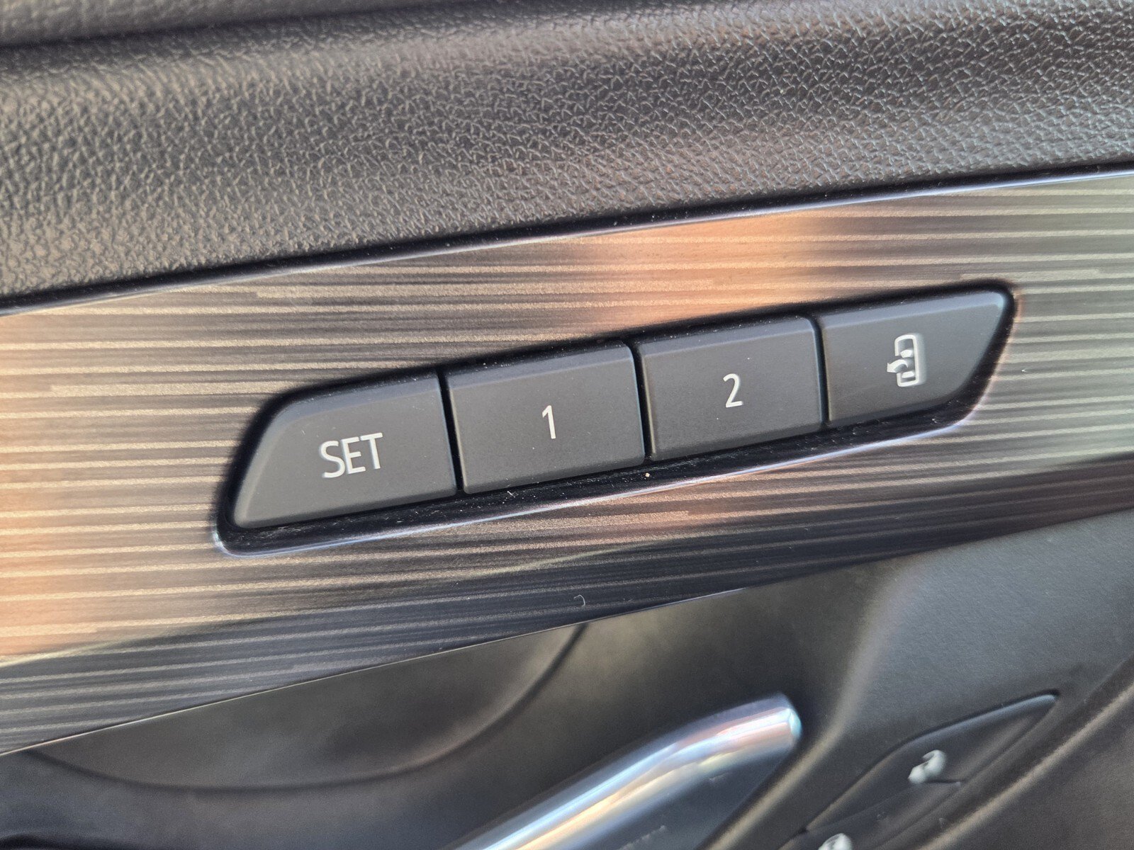 Certified 2023 GMC Terrain SLT FWD image 40