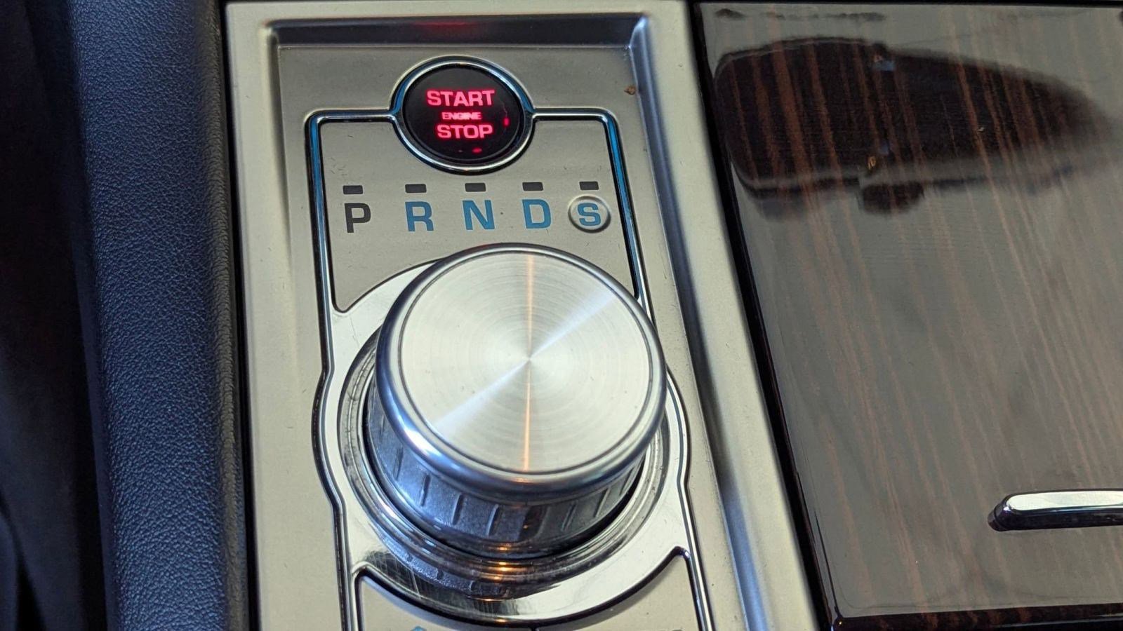 Used 2010 Jaguar XF Premium image 26