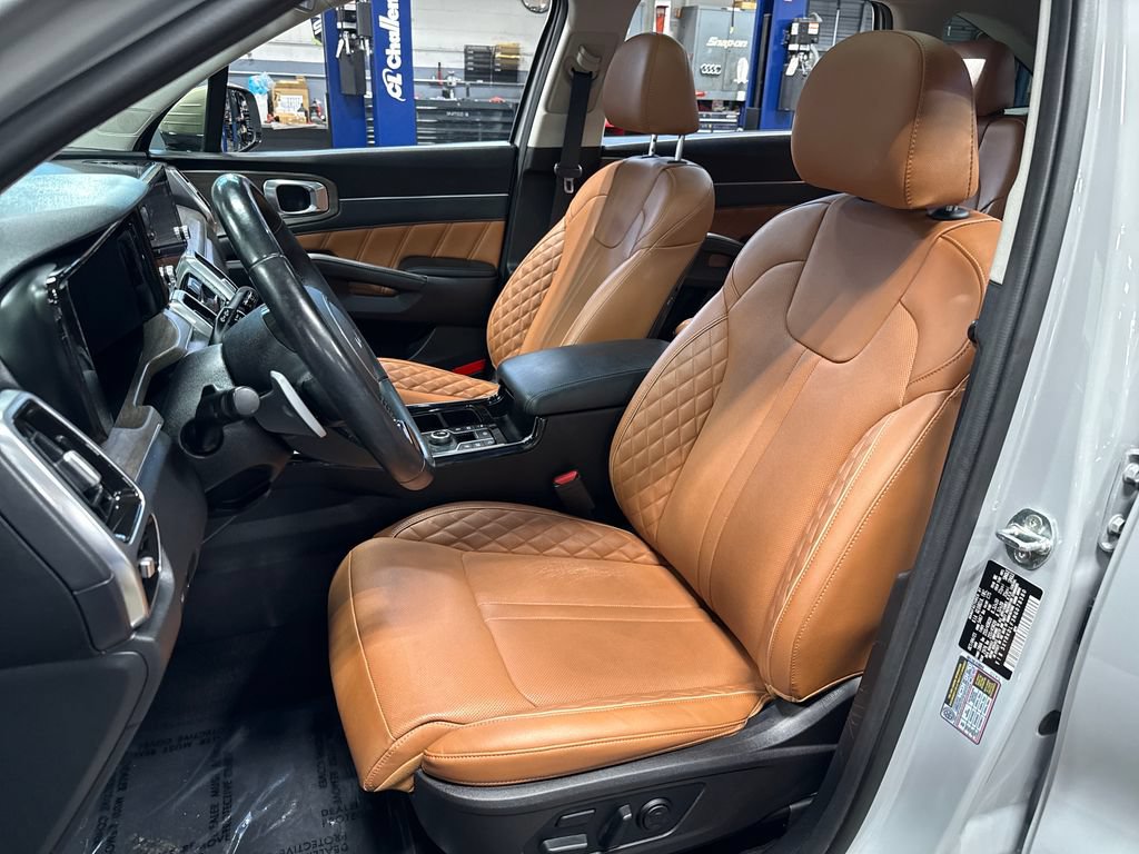 Used 2022 Kia Sorento SX Prestige w/ Rust Color Package AWD/4WD image 9