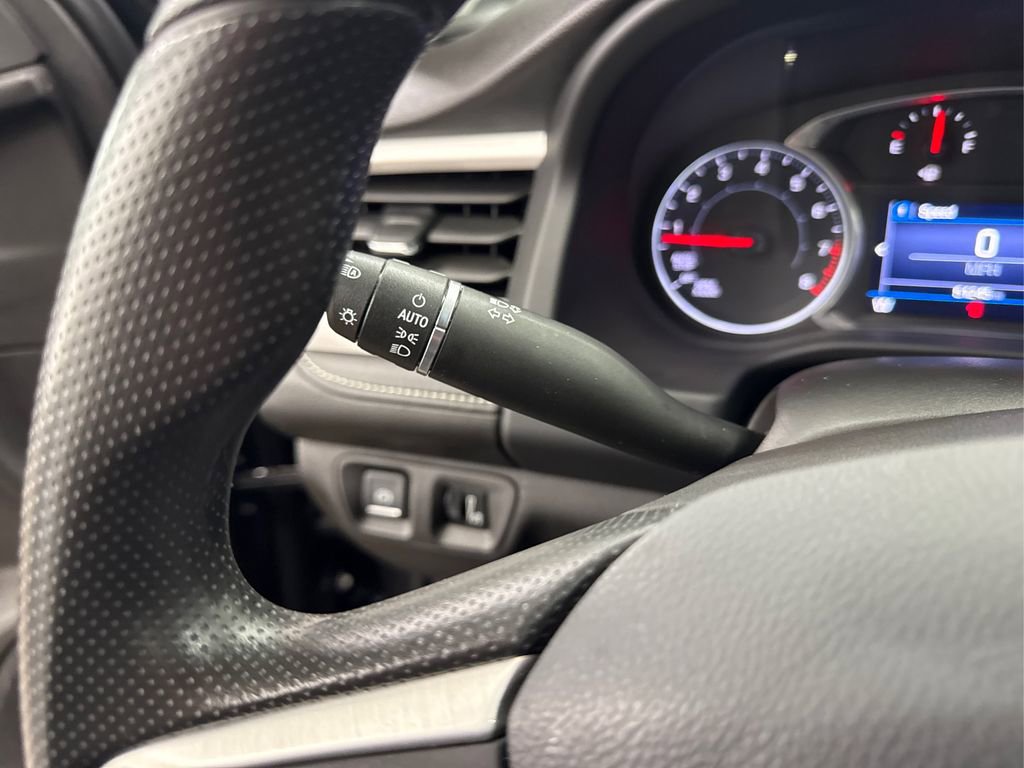 Used 2021 GMC Acadia SLE w/ Driver Convenience Package image 25