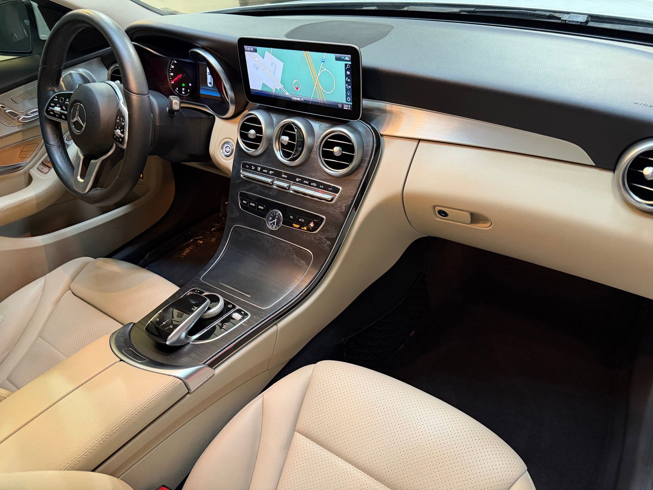 Used 2019 Mercedes-Benz C 300 4MATIC Sedan image 46