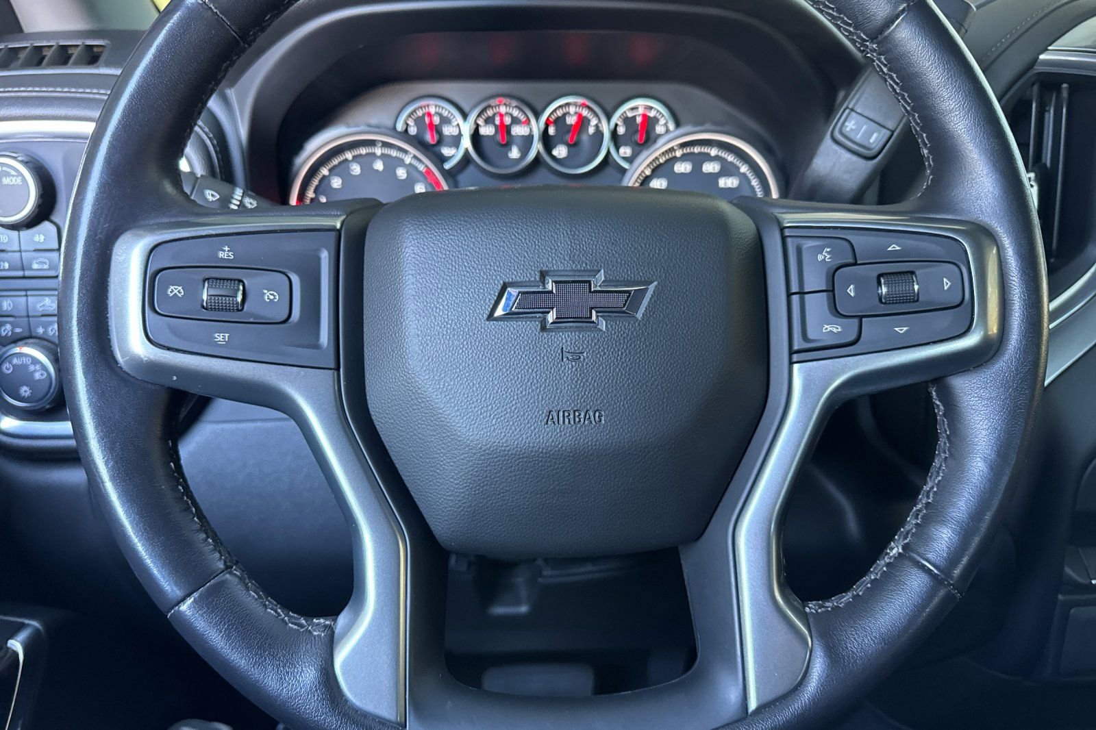 Used 2022 Chevrolet Silverado 1500 RST AWD/4WD image 22