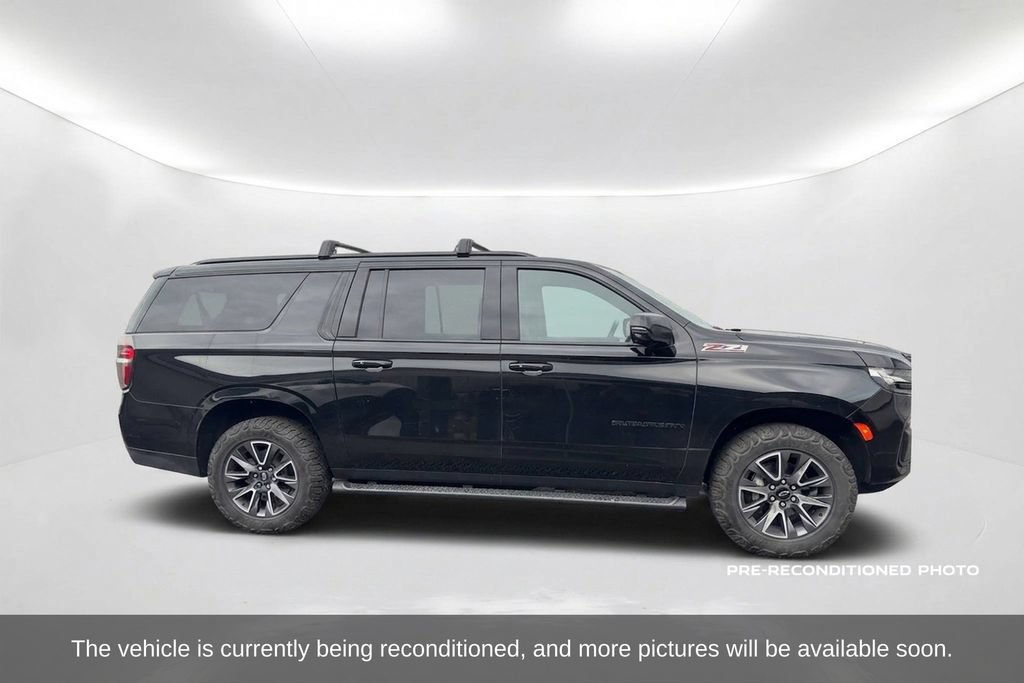 Used 2023 Chevrolet Suburban Z71 w/ Luxury Package AWD/4WD image 4
