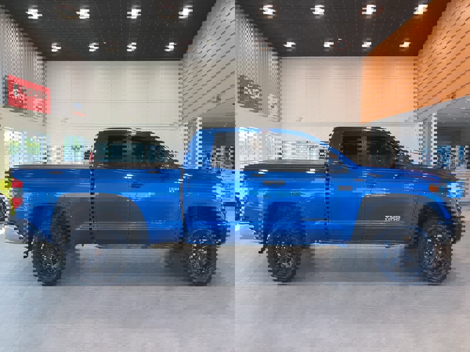 Used 2016 Toyota Tundra SR5 image 4