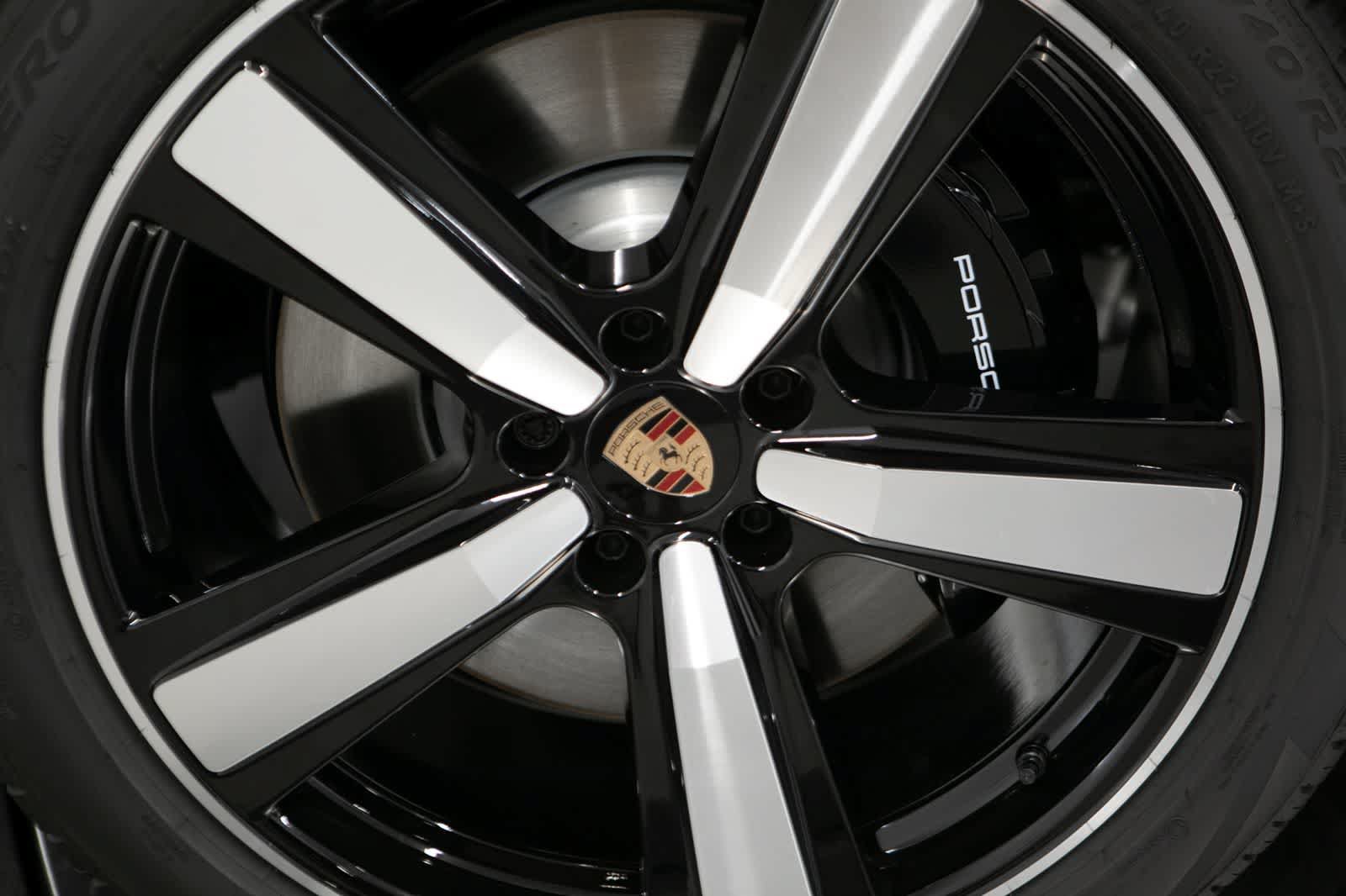 New 2026 Porsche Cayenne GTS AWD/4WD image 11