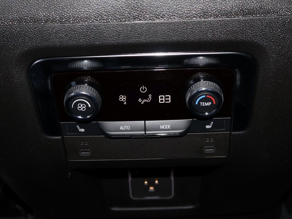 New 2025 Chevrolet Suburban High Country image 31