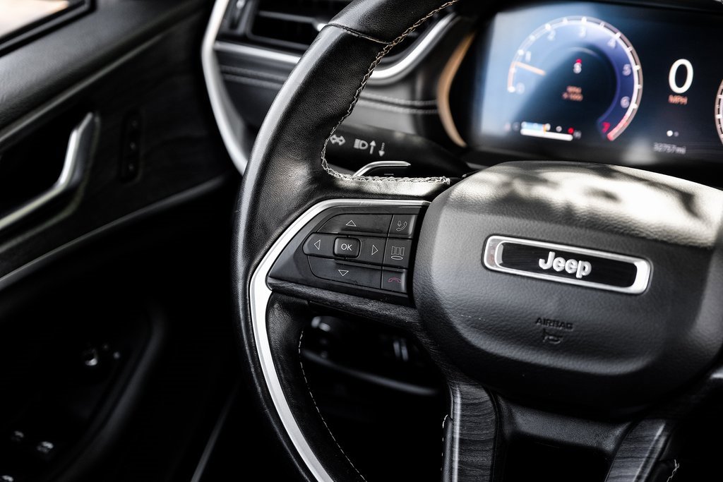 Used 2021 Jeep Grand Cherokee L Limited w/ Luxury Tech Group II image 27