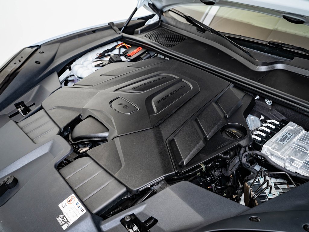 Certified 2024 Porsche Cayenne Coupe image 40