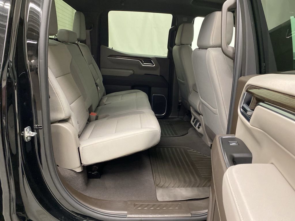 Used 2025 Chevrolet Silverado 1500 LT image 17