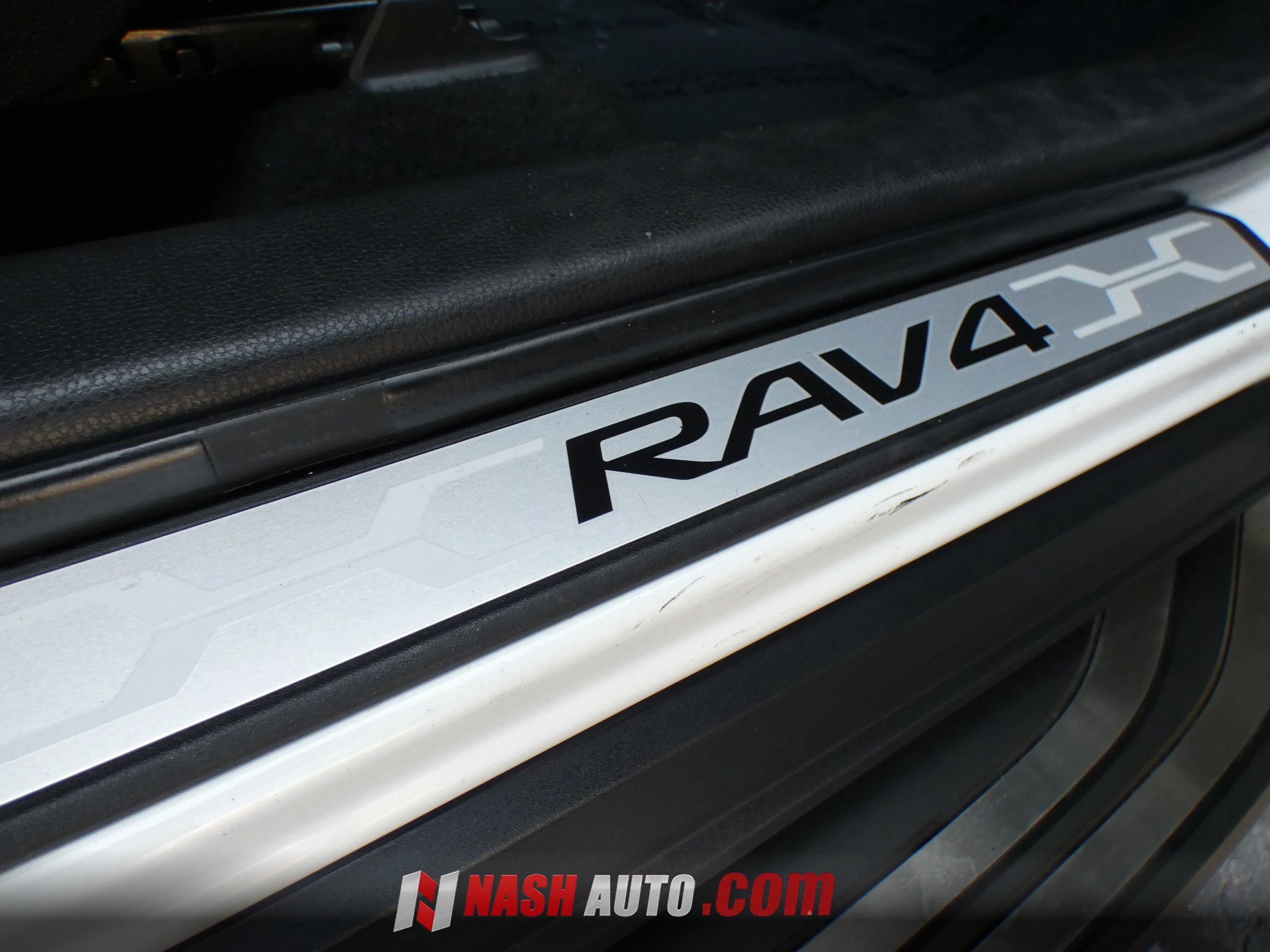 Used 2023 Toyota RAV4 AWD Hybrid image 37