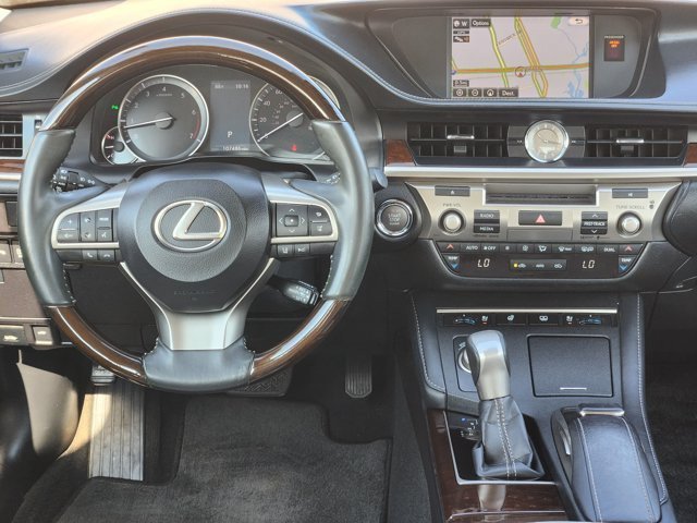 Used 2016 Lexus ES 350 w/ Luxury Package w/Wood Trim FWD image 27