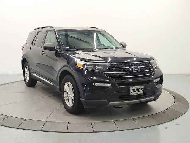 Used 2023 Ford Explorer XLT w/ Equipment Group 202A AWD/4WD image 3