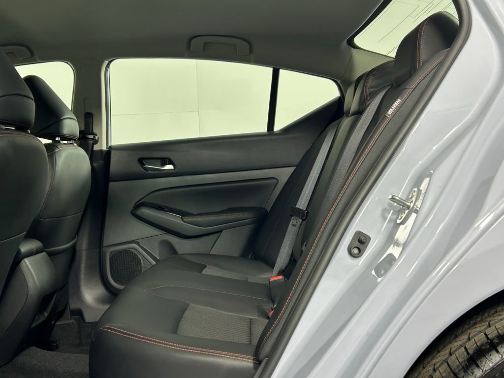 Used 2025 Nissan Altima 2.5 SR image 14