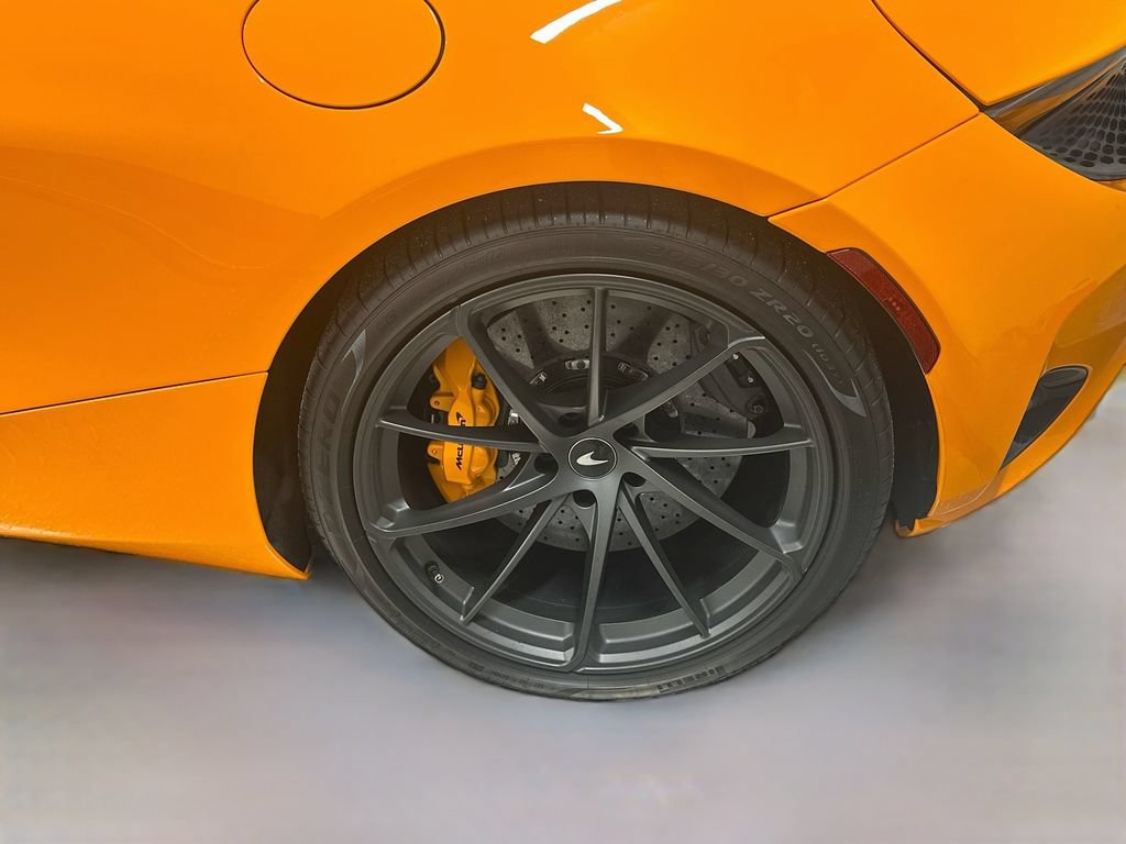 Used 2025 McLaren 750S Spider RWD image 29
