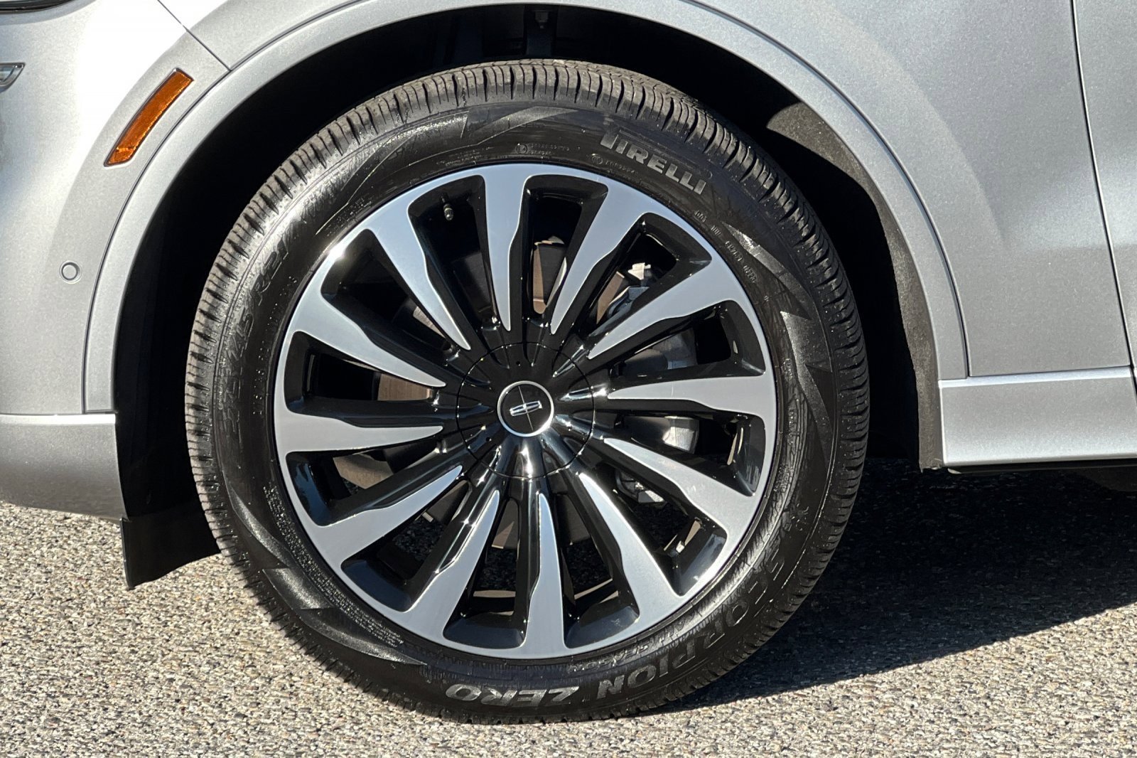Certified 2023 Lincoln Aviator Black Label Grand Touring w/ Class IV Trailer Tow Package image 28