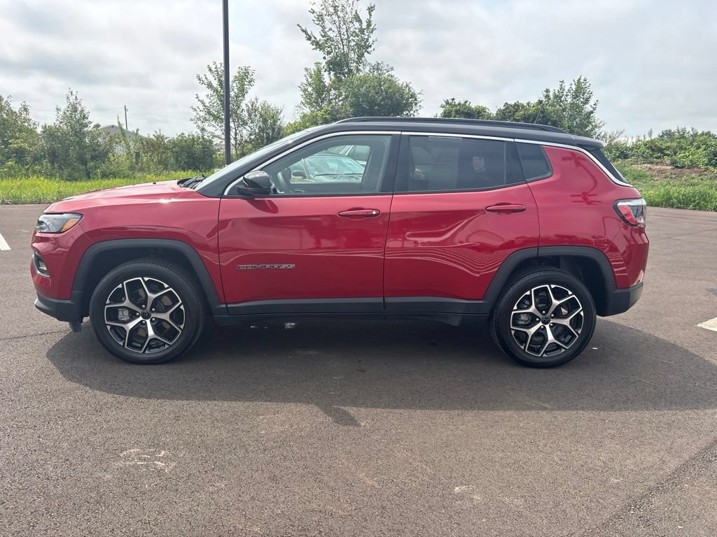 Used 2025 Jeep Compass Limited AWD/4WD image 7