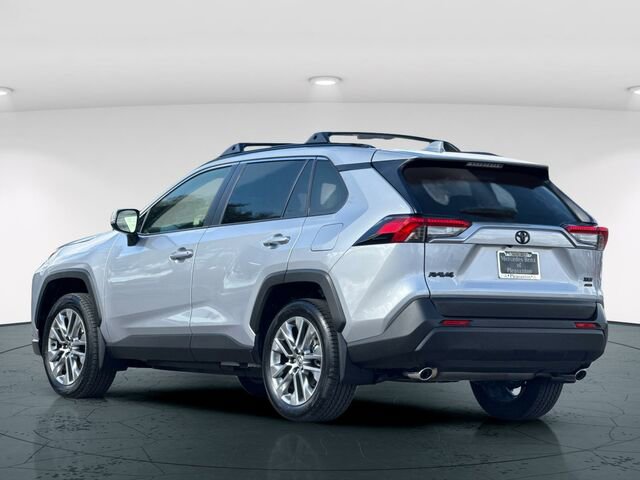 Used 2025 Toyota RAV4 XLE Premium image 5